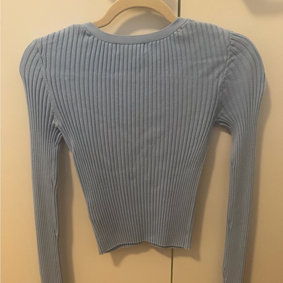 H&M | Blue Ribbed V-Neck Sweater - Picture 2 of 3